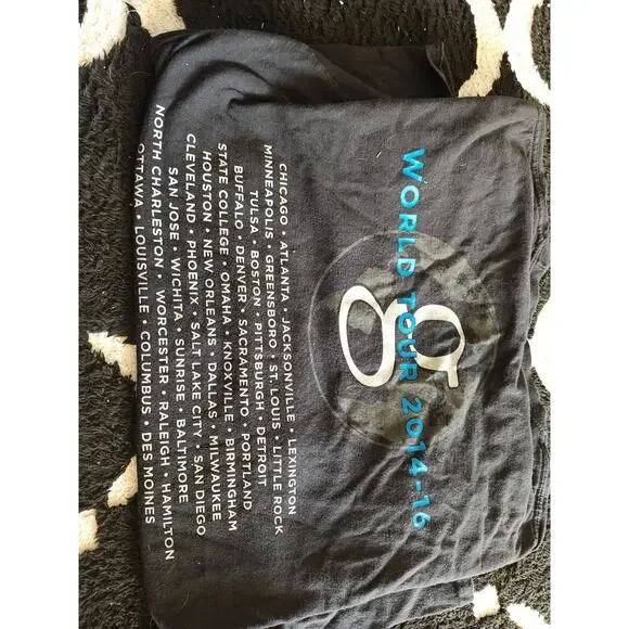 Garth Brooks T-Shirt Black World Tour 2014 - 2015 Concert Size Large - Picture 2 of 3